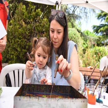 Anneler Günü Kadıköy’de Coşkuyla Kutlandı