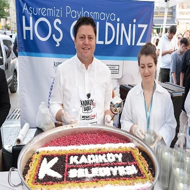 Kadıköy’de 21 Mahallede Aşure İkramı