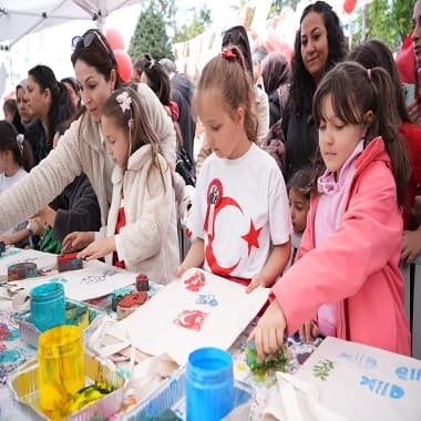 Kadıköy’de Parklar Çocuklarla Şenlendi